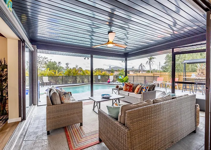 Englewood, Manasota Keys - 2 Bedroom Luxury Villa, Pool, Game Room, 6 Min To Beaches Next To Canal